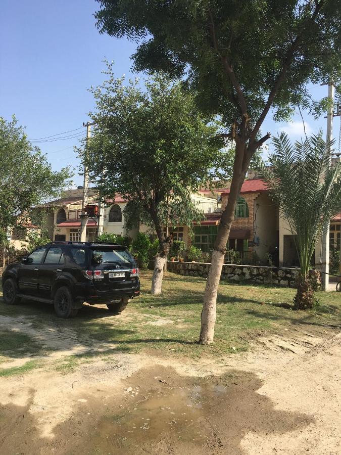 Mufis Homestay, Emerald Compound, New Palam Vihar-2 Gurgaon Exterior photo